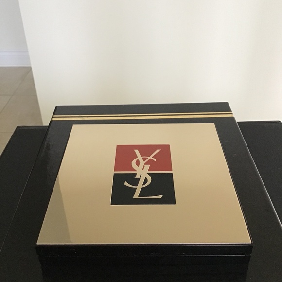 YSL Large (5”x5”) vintage gold tone logo empty makeup palette - Picture 7 of 7